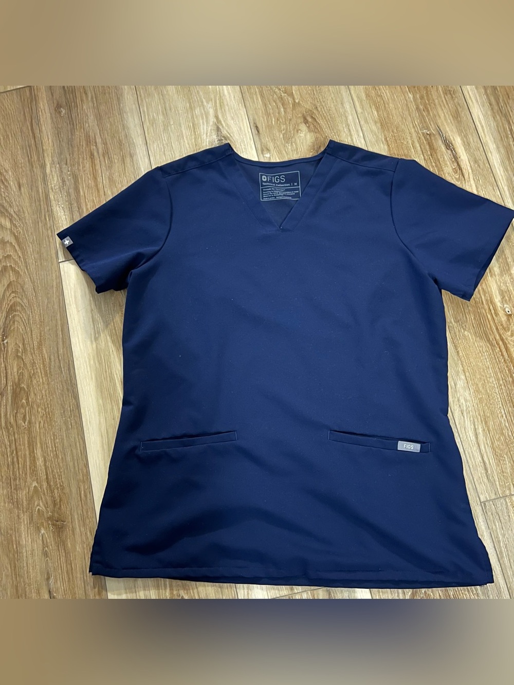 FIGS Navy Blue Casma Three-Pocket Scrub Top - Size Medium